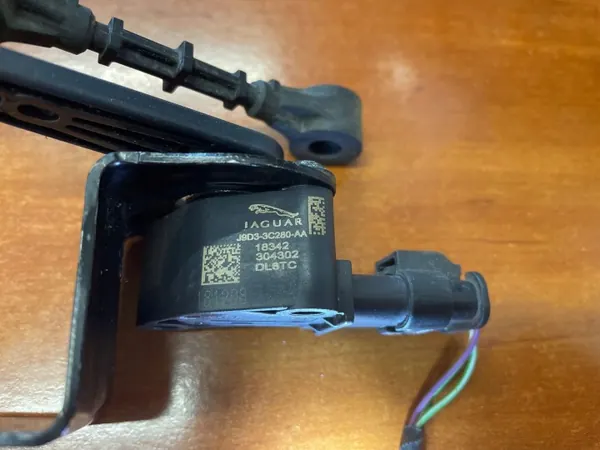 Sensor de Nivel Faro J9D33C280AA para Jaguar I-Pace image 3