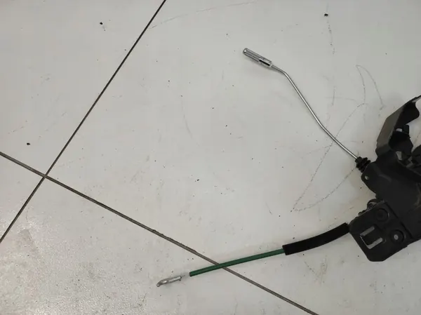 Vänster bakdörrslås Mercedes E-Klass W213 AMG image 3