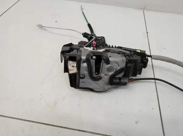 Vänster bakdörrslås Mercedes E-Klass W213 AMG image 6