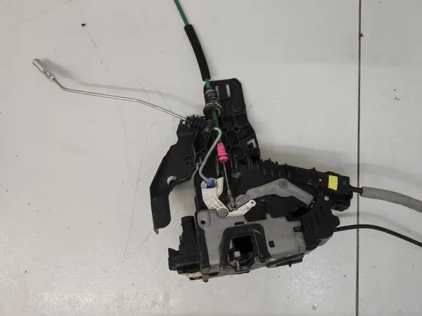 Vänster bakdörrslås Mercedes E-Klass W213 AMG image 7