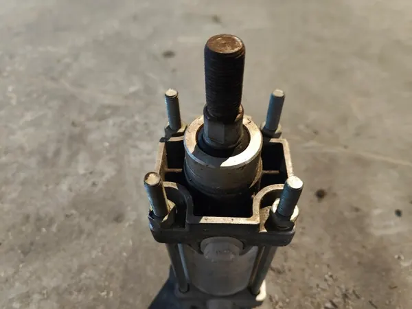 Cylindre Pneumatique ORSTA TGL 42869 63x40 image 10