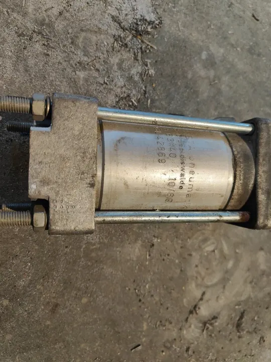 Cylindre Pneumatique ORSTA TGL 42869 63x40 image 3