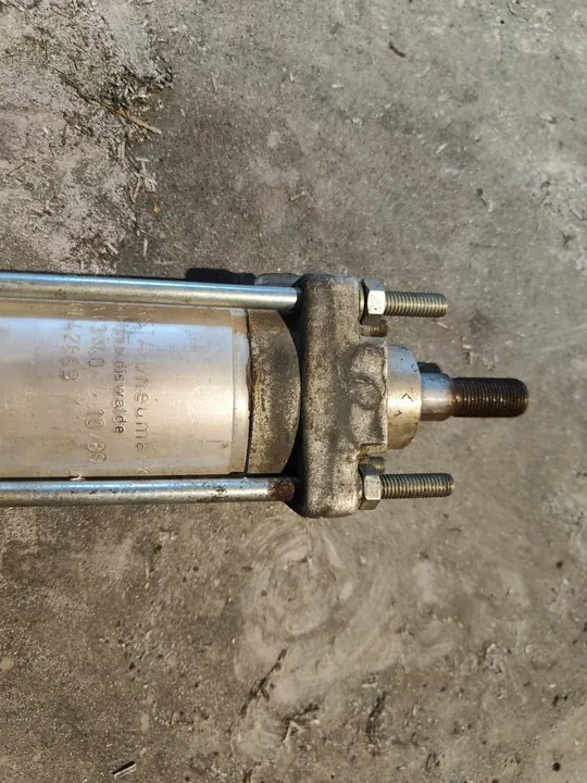 Cylindre Pneumatique ORSTA TGL 42869 63x40 image 4