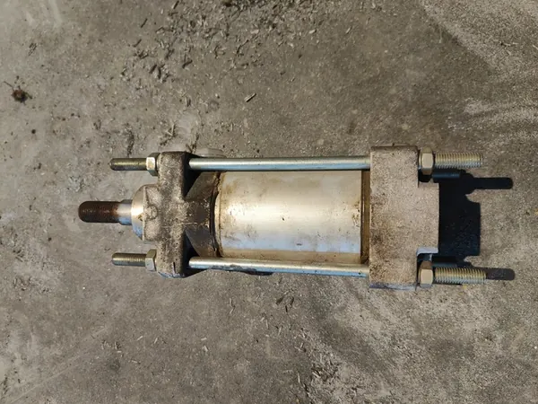 Cylindre Pneumatique ORSTA TGL 42869 63x40 image 6