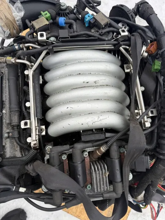Käytetty 2.8L bensiinimoottori OEM XLV2612 Skoda Superb image 4