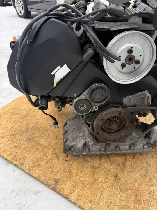 Käytetty 2.8L bensiinimoottori OEM XLV2612 Skoda Superb image 7