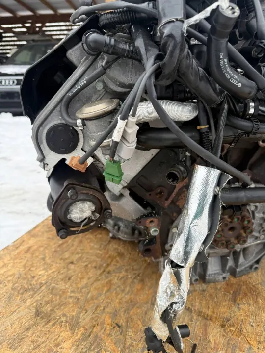 Käytetty 2.8L bensiinimoottori OEM XLV2612 Skoda Superb image 9