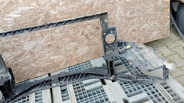 Parachoque dianteiro Audi A8 D3 3.0 TDI image 10