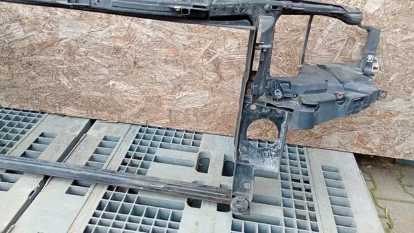 Parachoque dianteiro Audi A8 D3 3.0 TDI image 5