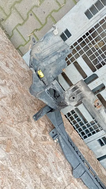 Parachoque dianteiro Audi A8 D3 3.0 TDI image 8