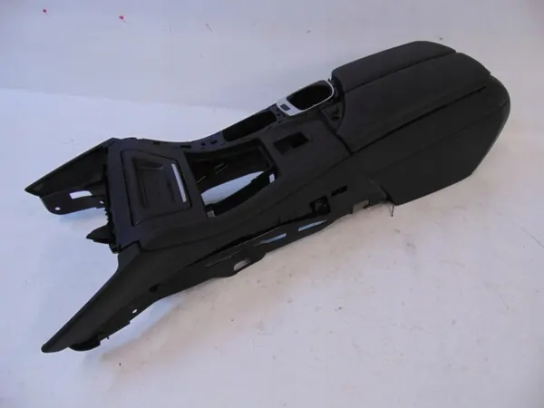 BMW 5 F10 F11 2.0D middenconsole armsteun OEM image 2