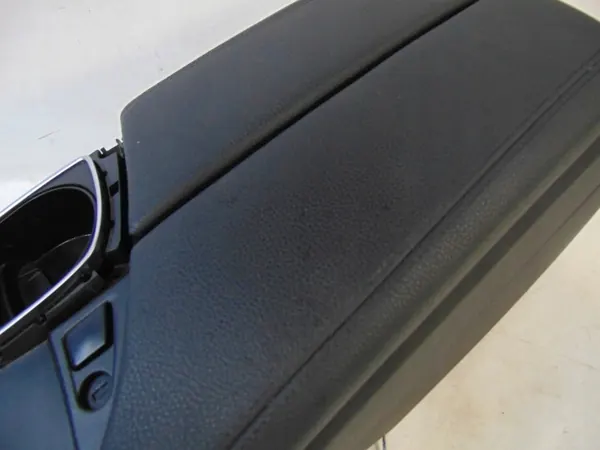 BMW 5 F10 F11 2.0D middenconsole armsteun OEM image 5