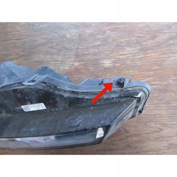 OEM 5E3941700 Phare antibrouillard halogène droit Skoda Octavia IV image 3