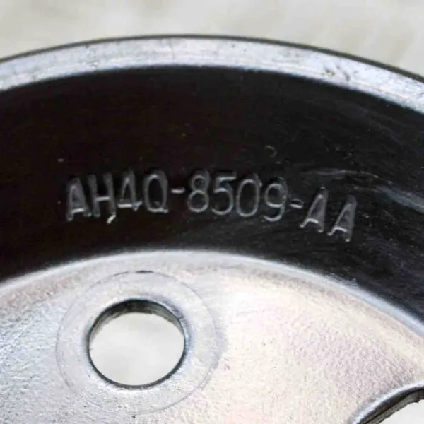 Polea de Bomba de Agua OEM AH4Q8509AA Land Rover image 6