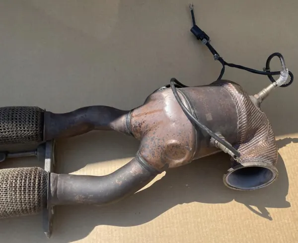 Katalysator OEM 8S0131701F 8S0131765 für Audi RS3 image 4