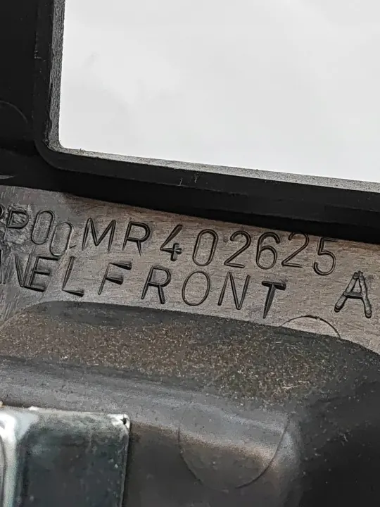 Panel central Mitsubishi Pajero III MR402625 image 4