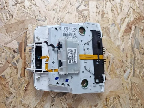 Mercedes-Benz C W204 interieurverlichting OEM A2049009702 image 8
