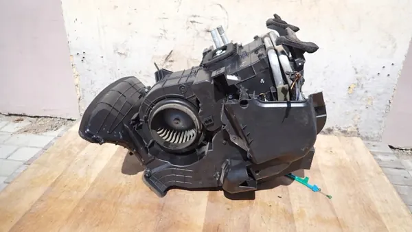 Lämmitysydin OEM A4548300262 Mitsubishi Colt VI image 6