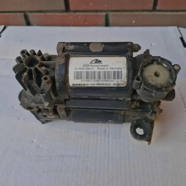 Bomba compressor suspensão Audi A8 D3 OEM 4E0616005J image 2