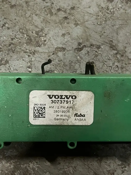 Volvo S40 II Antennivahvistin OEM 30737917 image 3