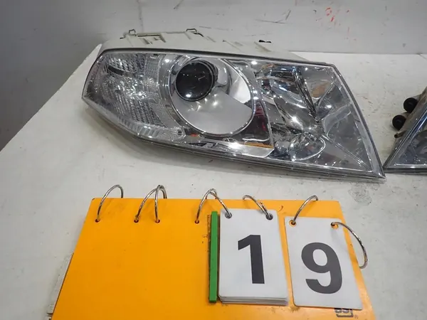 Oikea etuvalaisin SKODA OCTAVIA II 2004-2008 image 3