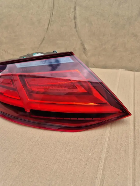 AUDI TT 8S Luz Trasera Izquierda LED 8S0945095E image 2