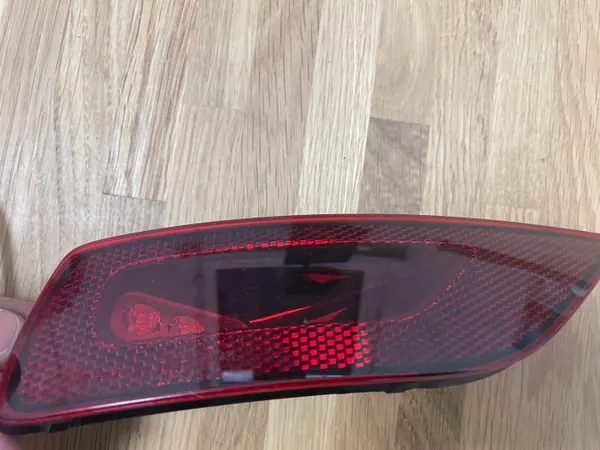 Réflecteur arrière gauche VW T-Cross OEM - Pièce d'occasion image 3