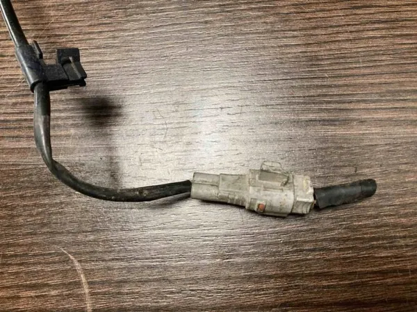 Filtro de combustible Toyota OEM 2338027090 - Usado image 5