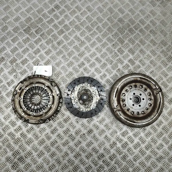 Conjunto de embreagem Audi A1 Sportback 1.0L 2019 OEM 04C141031H image 5