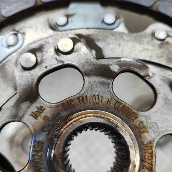 Conjunto de embreagem Audi A1 Sportback 1.0L 2019 OEM 04C141031H image 9