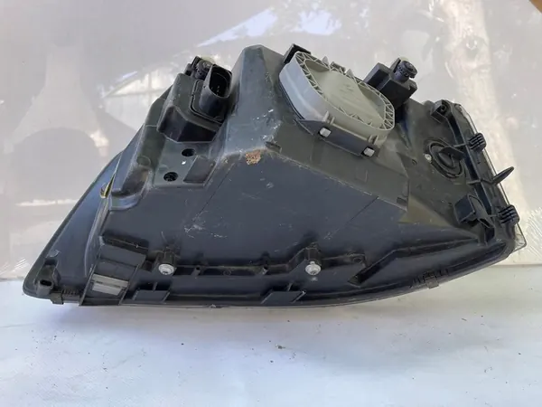 Farol Direito VW Transporter T5 image 4