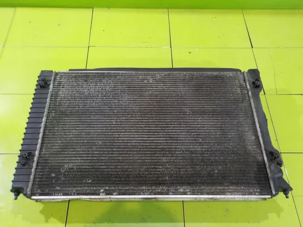 Radiador de Agua Audi OE Automático image 4