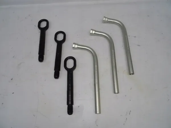 Clé de roue et œillet de remorquage OEM 8N0012219 4H0805615A image 2
