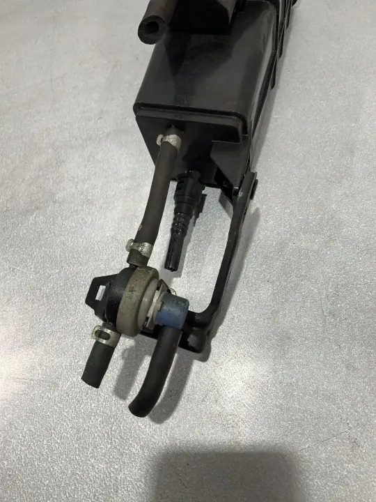 Subaru brandstofdampfilter OEM FBZ18424 image 9