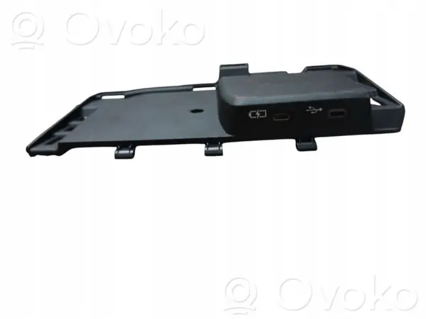 Prise USB Toyota OEM 588130D030 - Occasion image 3