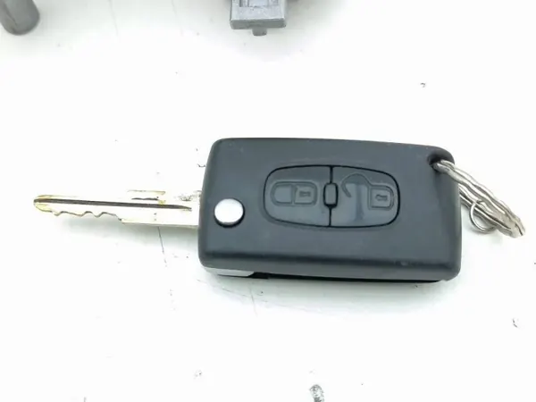 Contacteur d'allumage OEM 8670A039 Citroën C-Crosser image 8