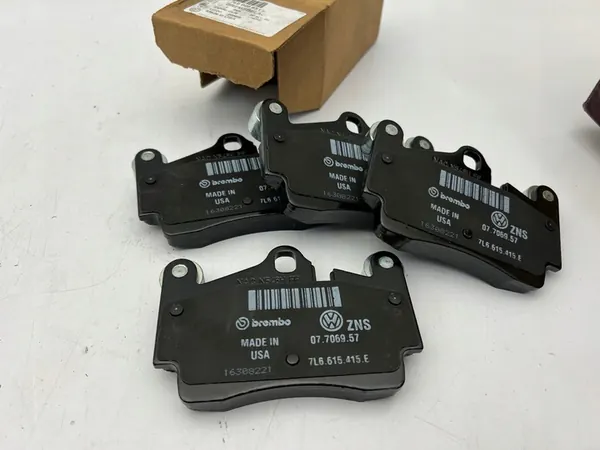 AUDI Q7 7L Achterremblokken Origineel Brembo Set image 2