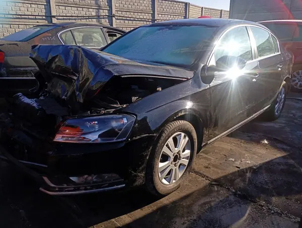 VW Passat B7 Taka Vasen Ovi OEM MM-1003-7 image 7