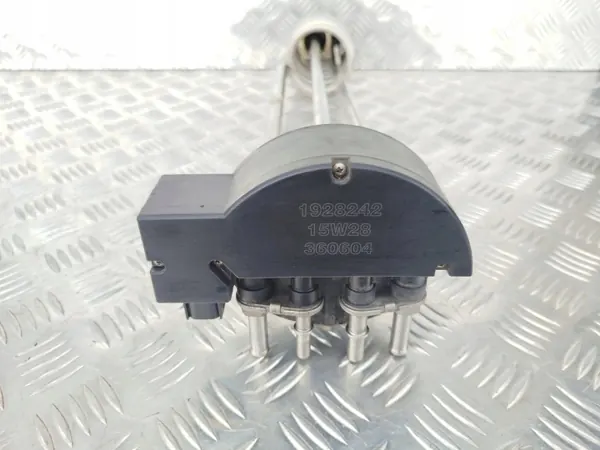 AdBlue-tason anturi OEM 1928242 DAF XF 106:lle image 3