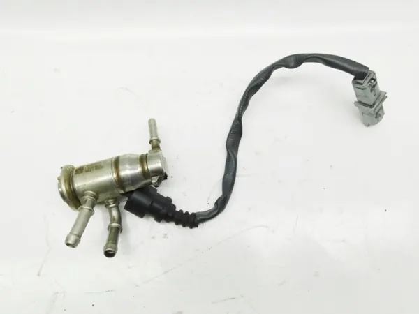 AdBlue-injector OEM 208995377R voor Dacia Duster II image 2