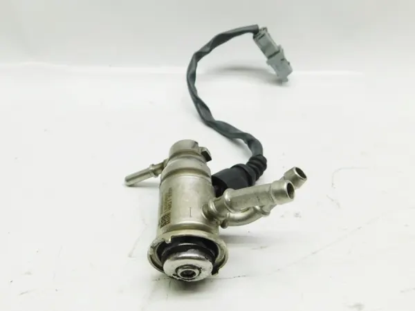 AdBlue-injector OEM 208995377R voor Dacia Duster II image 3