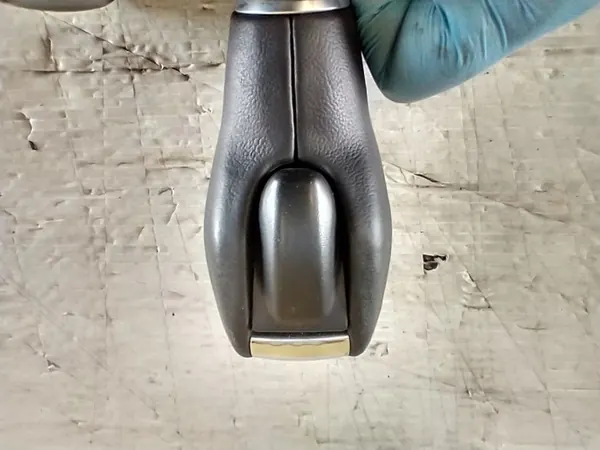 Pomo de cambio FORD FOCUS MK3 ST OEM - Usado image 5