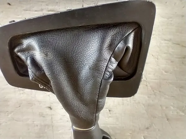Pomo de cambio FORD FOCUS MK3 ST OEM - Usado image 6