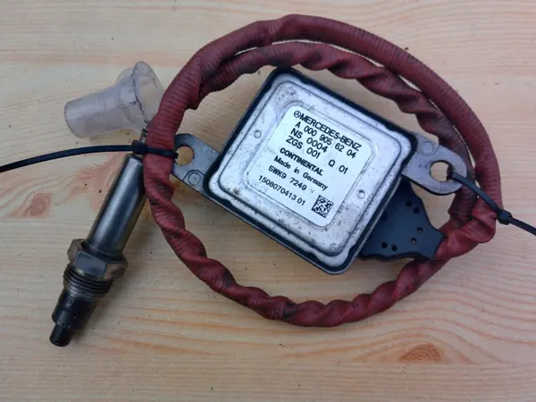 Mercedes NOX/Lambda-sensor OEM A0009056204 image 2