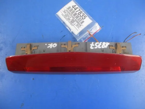 Luz de Frenos Adicional Opel Astra H Familiar OEM 13252463 image 3