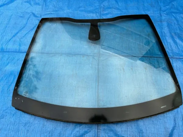 Pare-brise Peugeot 208/2008 OEM avec capteur 2014 image 2