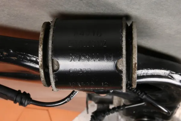 OEM 6876646 Etu-Oikea Pyörännapa BMW:lle image 6