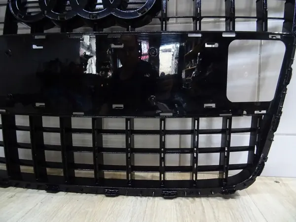 Audi OE 4L0853651H Grille image 9