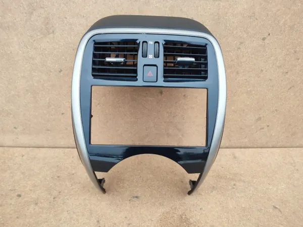 Mittluftgallren Nissan OE för Micra K13 2013-2016 image 2