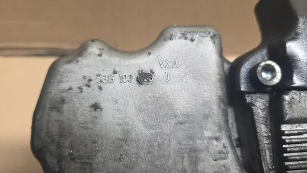 Oljeplåt Audi A4 B7 2.0 TDI 140HK BPW OEM 03G103603J image 2